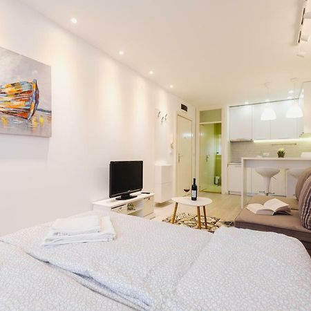 Apartment Hana Lux Belgrad Exteriör bild