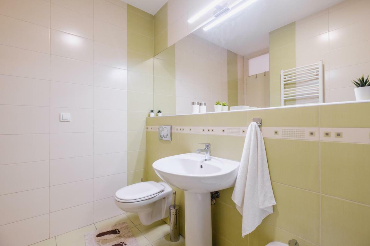 Apartment Hana Lux Belgrad Exteriör bild