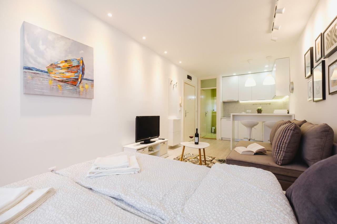 Apartment Hana Lux Belgrad Exteriör bild