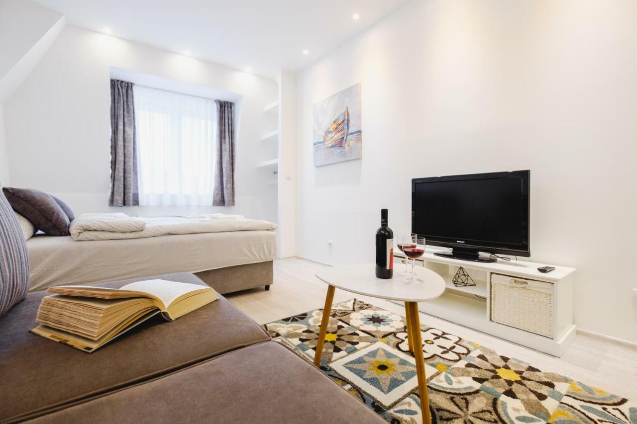 Apartment Hana Lux Belgrad Exteriör bild