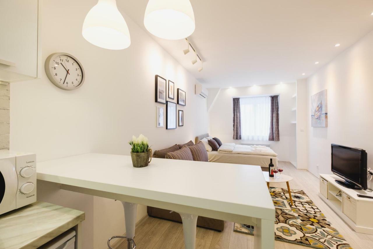 Apartment Hana Lux Belgrad Exteriör bild