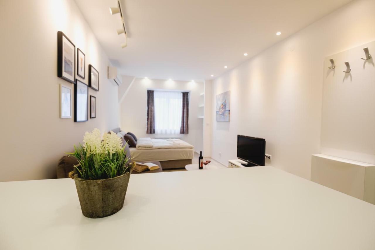 Apartment Hana Lux Belgrad Exteriör bild